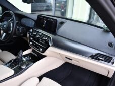 BMW Řada 5 520i M-SPORT 1M ČR - 17