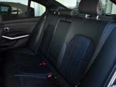 BMW Řada 3 320d xDrive M-SPORT - 13