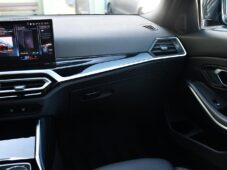 BMW Řada 3 320d xDrive M-SPORT - 25