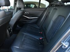 BMW Řada 3 320d xDrive M-SPORT - 12