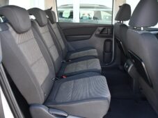Volkswagen Sharan 2,0TDi 103kW NAVI 7MÍST - 16