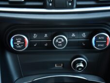 Alfa Romeo Stelvio 2.2 16V 154kW VELOCE AT8 Q4 - 26