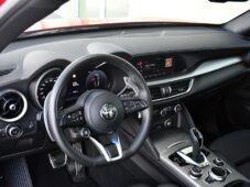 Alfa Romeo Stelvio 2.0TURBO 206kW VELOCE AT8 Q4 - 14