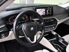 BMW Řada 5 540i xD LUXURY HUD LASER TAŽNÉ - 14