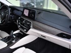 BMW Řada 5 540i xD LUXURY HUD LASER TAŽNÉ - 17