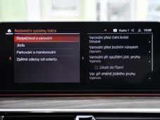 BMW Řada 5 540i xD LUXURY HUD LASER TAŽNÉ - 35