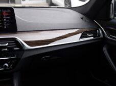 BMW Řada 5 530d xD MSPORT ČR PANO TAŽNÉ - 8