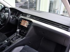 Volkswagen Passat 2.0TDi HIGHLINE DSG ACC ČR - 17