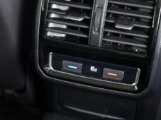 Volkswagen Passat 2.0TDi HIGHLINE DSG ACC ČR - 21