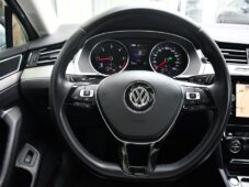 Volkswagen Passat 2.0TDi HIGHLINE DSG ACC ČR - 22