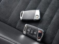 Volkswagen Passat 2.0TDi HIGHLINE DSG ACC ČR - 36