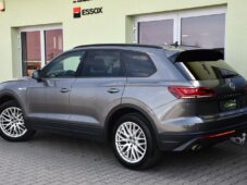 Volkswagen Touareg 3.0TDi 4MOTION ČR TAŽNÉ - 2