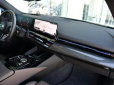 BMW Řada 5 520d M-SPORT ZÁRUKA TAŽNÉ - 17