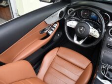 Mercedes-Benz Třídy C 220d AMG LED CARPLAY KAMERA - 25