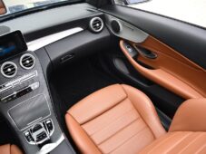 Mercedes-Benz Třídy C 220d AMG LED CARPLAY KAMERA - 27