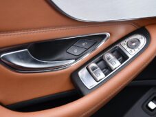 Mercedes-Benz Třídy C 220d AMG LED CARPLAY KAMERA - 28