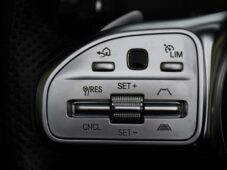 Mercedes-Benz Třídy C 220d AMG LED CARPLAY KAMERA - 31