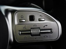 Mercedes-Benz Třídy C 220d AMG LED CARPLAY KAMERA - 32