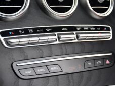 Mercedes-Benz Třídy C 220d AMG LED CARPLAY KAMERA - 35