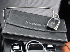 Mercedes-Benz Třídy C 220d AMG LED CARPLAY KAMERA - 37