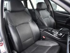 BMW Řada 5 530d xDrive - 13