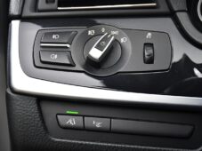 BMW Řada 5 530d xDrive - 37