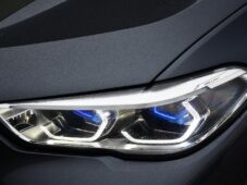 BMW X5 M50D LASER HUD H/K 2XALU ČR - 45