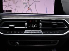 BMW X5 M50D LASER HUD H/K 2XALU ČR - 26