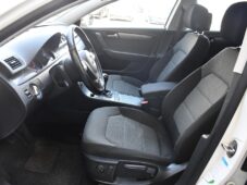 Volkswagen Passat 2.0TDi ČR VÝHŘEV PDC - 9