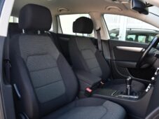 Volkswagen Passat 2.0TDi ČR VÝHŘEV PDC - 13