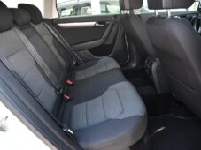 Volkswagen Passat 2.0TDi ČR VÝHŘEV PDC - 15