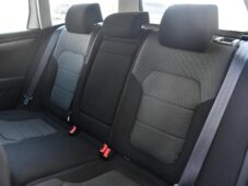 Volkswagen Passat 2.0TDi ČR VÝHŘEV PDC - 19