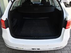Volkswagen Passat 2.0TDi ČR VÝHŘEV PDC - 40