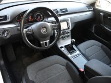Volkswagen Passat 2.0TDi ČR VÝHŘEV PDC - 8