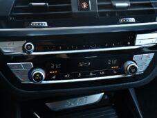 BMW X3 3,0D xDrive M-SPORT - 33