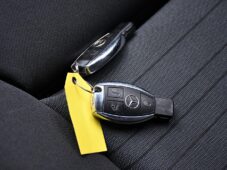 Mercedes-Benz Třídy C 180d LED NAVI PDC - 31