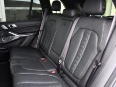 BMW X5 M COMPETITION AKRAPOVIC B&W - 19