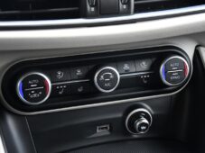 Alfa Romeo Stelvio 2.0Tbi 206kW VELOCE - 32