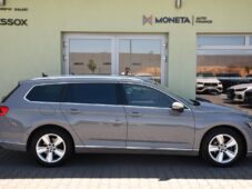 Volkswagen Passat 2.0TDi ELEGANCE KAMERA 1M ČR - 11