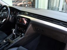 Volkswagen Passat 2.0TDi ELEGANCE KAMERA 1M ČR - 17