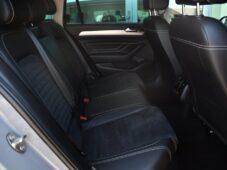 Volkswagen Passat 2.0TDi ELEGANCE KAMERA 1M ČR - 20