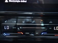 Volkswagen Passat 2.0TDi ELEGANCE KAMERA 1M ČR - 24