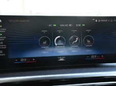 BMW Řada 3 320d M-SPORT xD TAŽNÉ ČR - 33