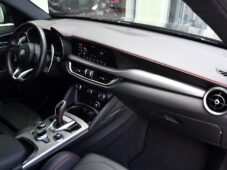 Alfa Romeo Stelvio 2.2 JTDm Competizione Q4 - 17