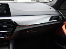 BMW M5 COMP.HUD H/K CARBON CERAMIC ČR - 7