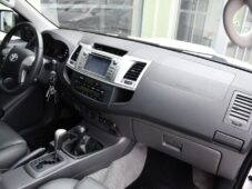 Toyota Hilux DOUBLE CAB 3.0d PO ROZVODECH - 16