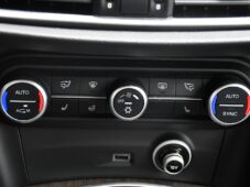 Alfa Romeo Stelvio 2.0 206kW Q4 VELOCE - 25