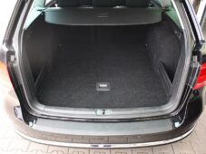 Volkswagen Passat 1.4TSi NAVI VÝHŘEV PDC - 32