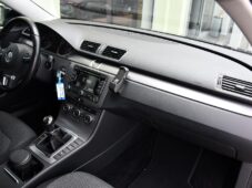 Volkswagen Passat 1.4TSi NAVI VÝHŘEV PDC - 16