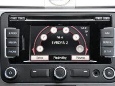 Volkswagen Passat 1.4TSi NAVI VÝHŘEV PDC - 29